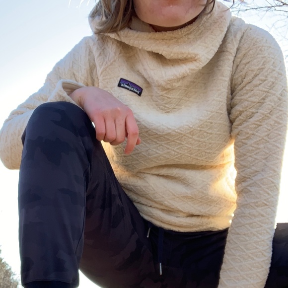 Patagonia Sweaters - Patagonia Diamond Capra Hoodie